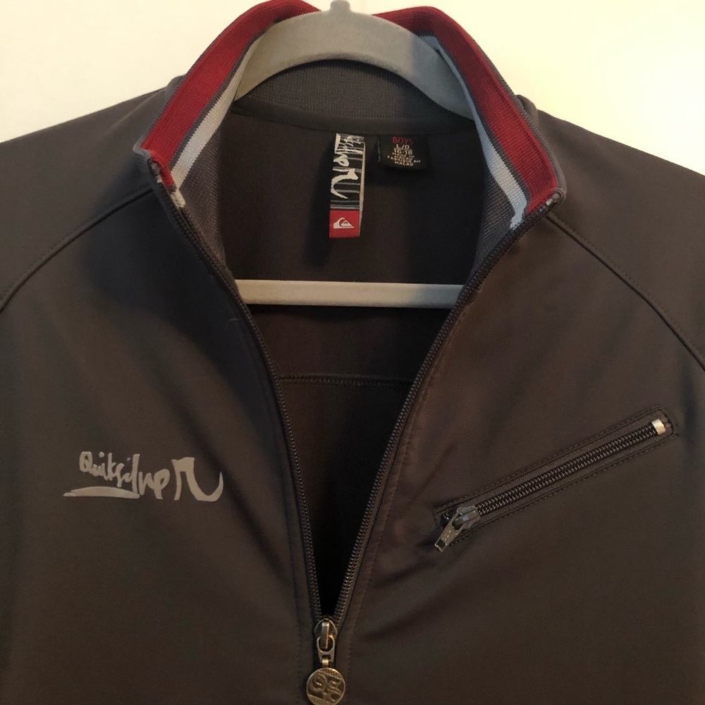 Boys L/G (16-18) Quicksilver Gray & Maroon Zippy.